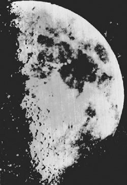 Daguerre's image of the moon